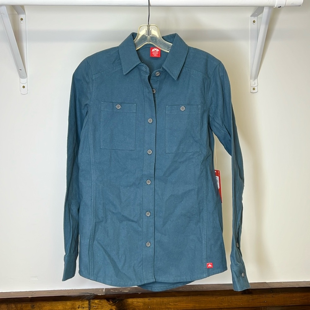 NWT EMS Button Down Berkshire Shirt in Color Stargazer-‎ XS